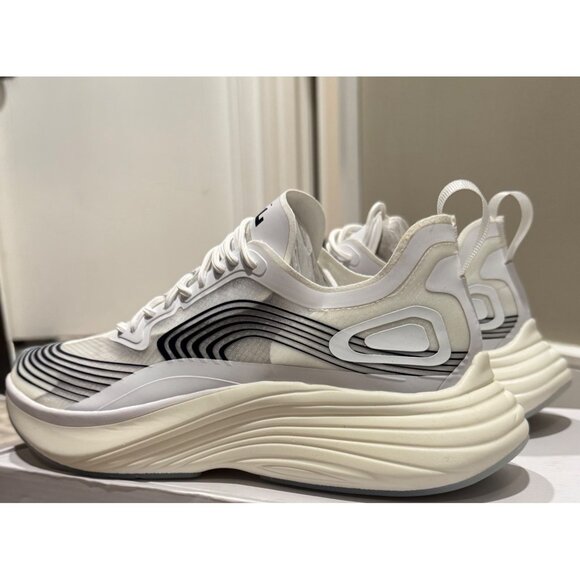 Athletic_Shoes
